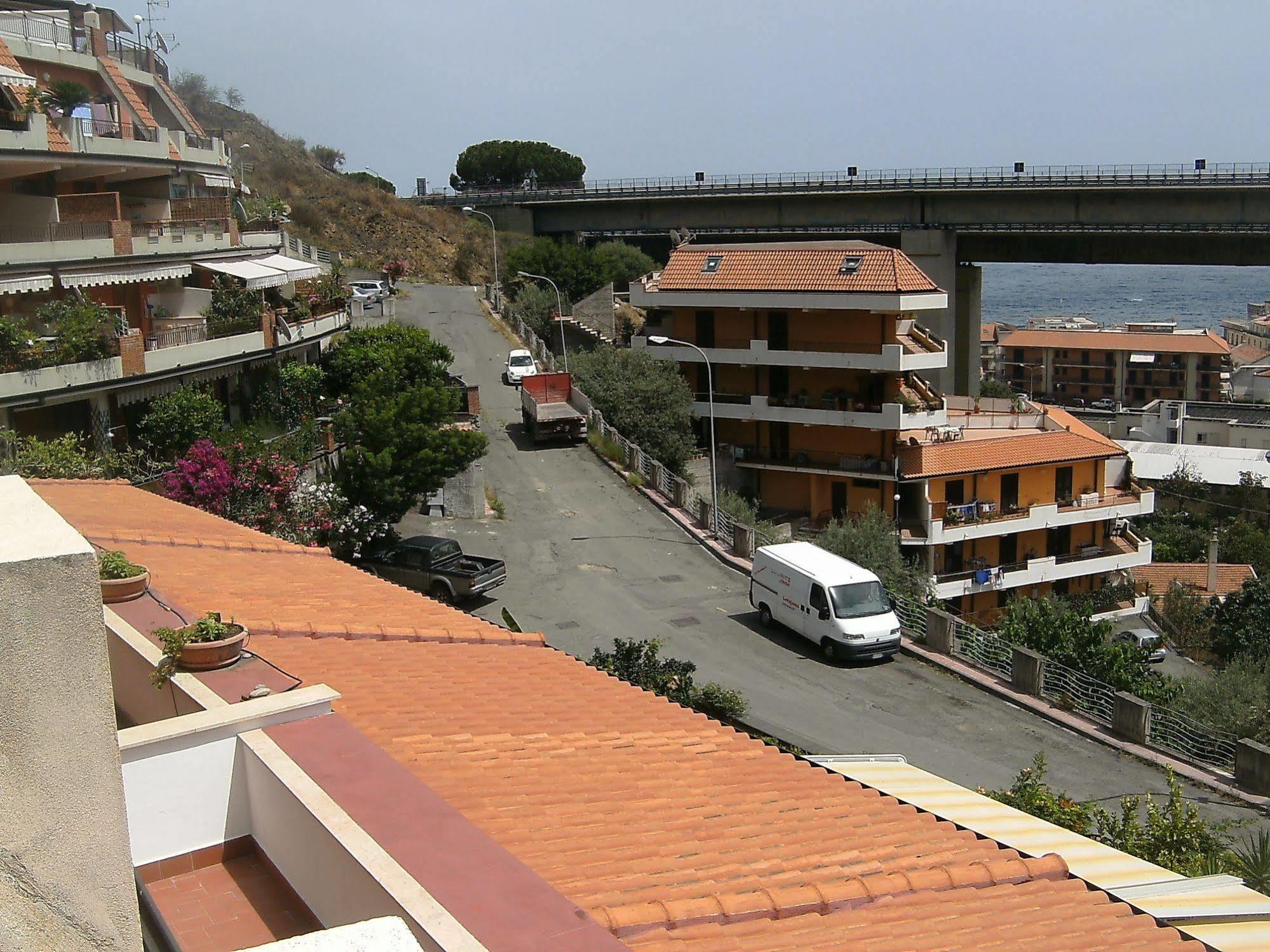 Casa Vacanza Da Rosa Letojanni Exterior foto