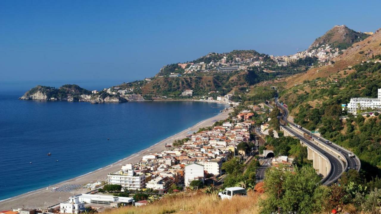 Casa Vacanza Da Rosa Letojanni Exterior foto